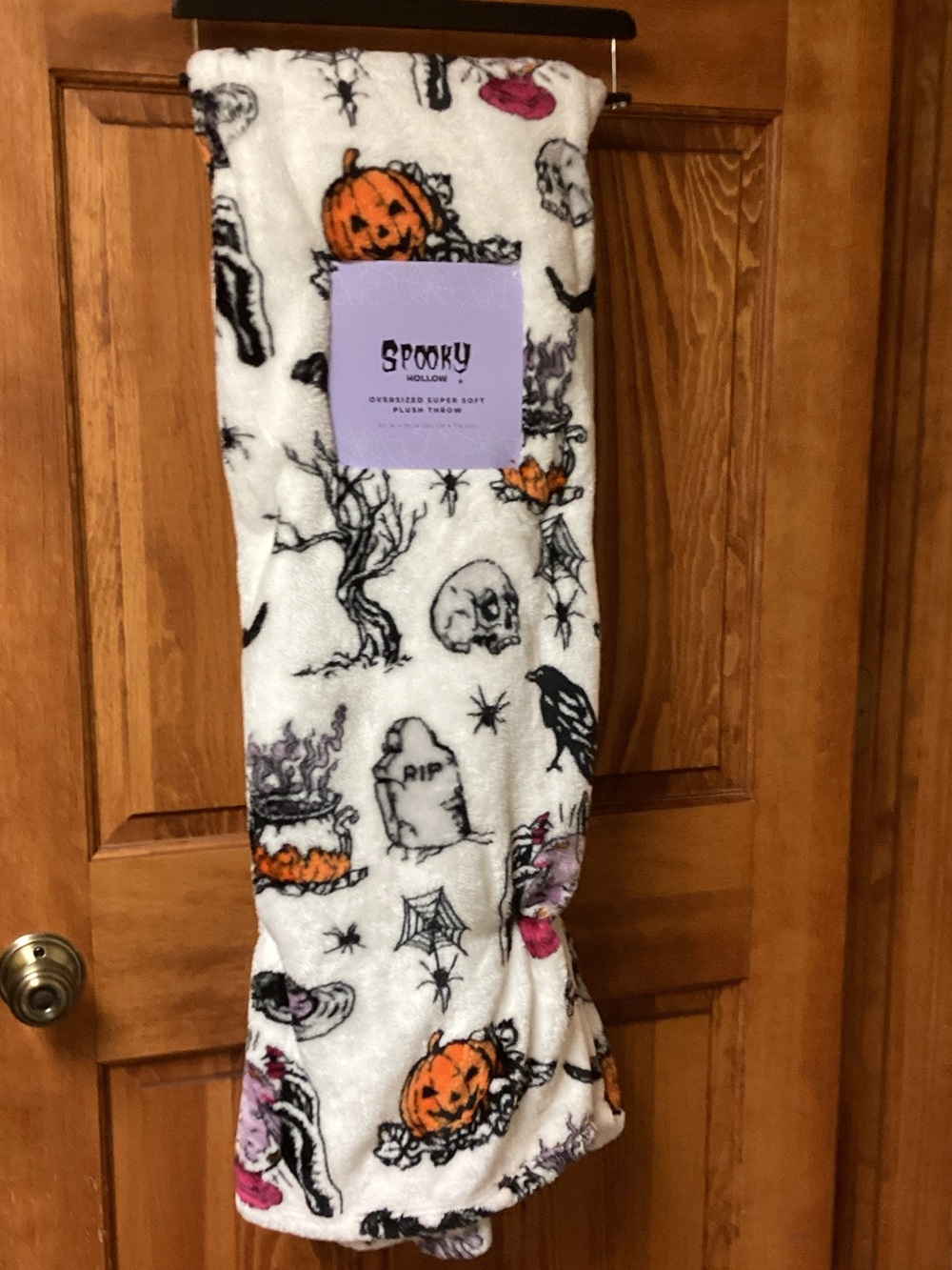 Spooky Hollow Super Soft Halloween Blanket z🎃